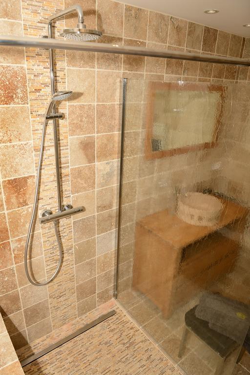 Mas De Carabelle Bed & Breakfast La Roque-Alric Room photo